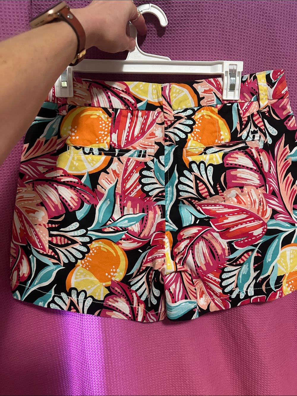 crown & ivy Black Multi Tropical Citrus Print Shorts size 8 nwt - Picture 3 of 4